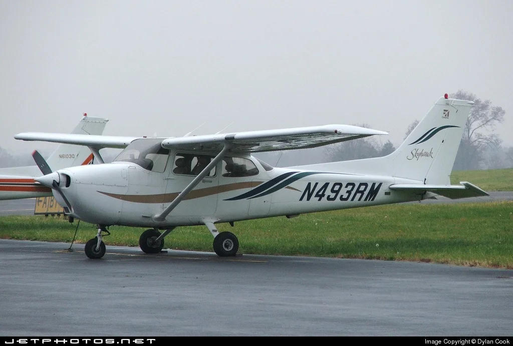 Aircraft N493RM